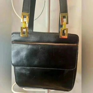 Mano Black Leather classic style shoulder bag